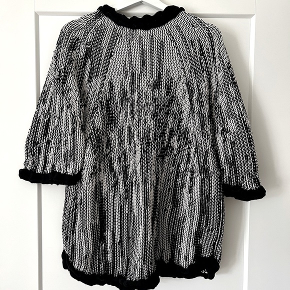 Bold black and white Pure knit sweater.  Fits L/XL. - Picture 3 of 5